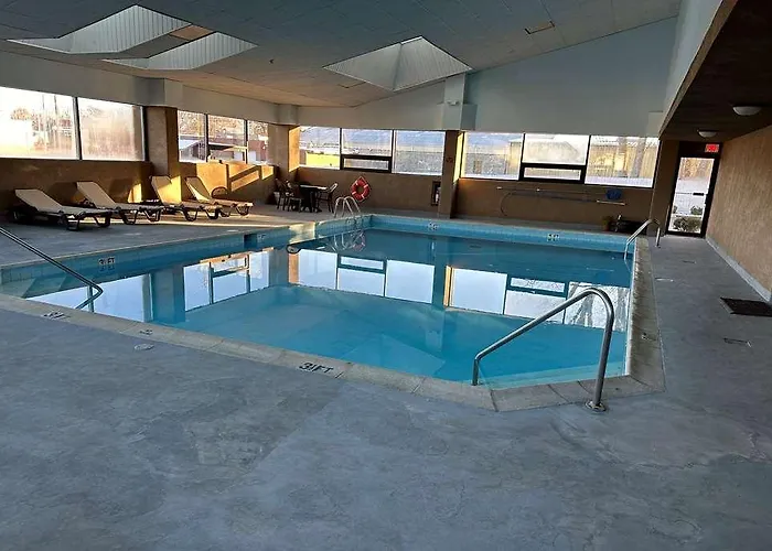 Americinn Il Hotel Woodstock